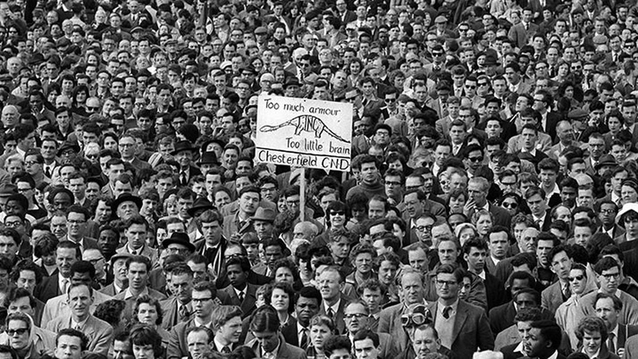 gerakan anti nuklir di Inggris 18 April 1960. (philipjonesgriffiths.org)