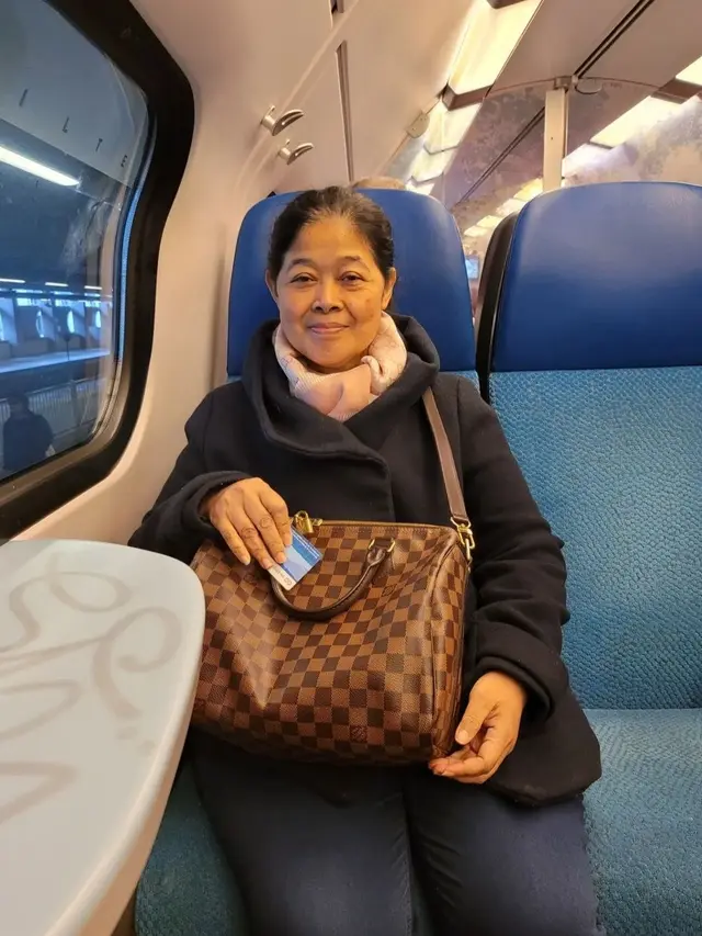 Gracia Indri ajak sang ibu keliling Amsterdam