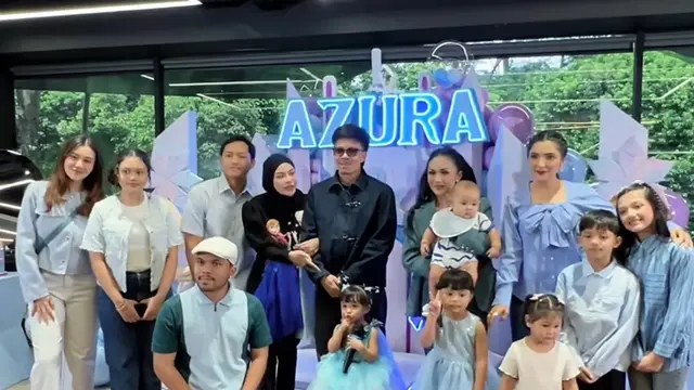 Ashanty saat Azura ke-2 dengan gaya kasual. [@ashanty_ash]