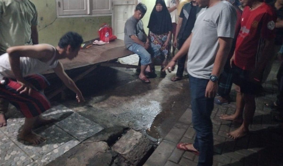 Menurutnya tersangka S, tega melakukan aksinya pada Minggu (30/6/2024) malam sekira pukul 21.00 WIB itu, dilatarbelakangi rasa cemburu.