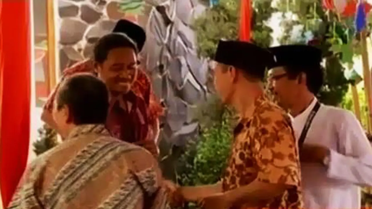 VIDEO: Warga Muslim di Bekasi Ikut Menjaga Keamanan Misa Natal