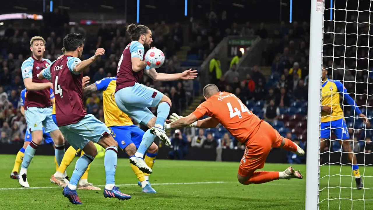 FOTO: Bungkam Southampton, Burnley Bergerak Menuju Zona Aman Liga Inggris