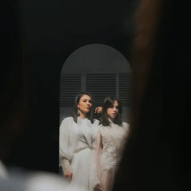 Kenang Barli Asmara, Wulan Guritno, Shalom Razade, dan London Abigail Tampil Kompak dalam Gaun Pastel