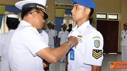 Citizen6, Surabaya: Pembukaan program pendidikan D3 yang di perutukan bagi prajurit TNI berpangkat sersan tersebut, dipimpin Komandan Kobangdikal Laksda TNI Sadiman. (Pengirim: Penkobangdikal)