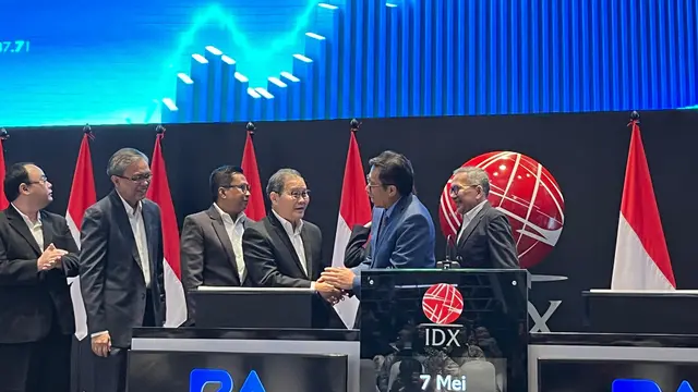 Saham PT Remala Abadi Tbk tercatat dan diperdagangkan di Bursa Efek Indonesia (BEI) pada hari ini, Selasa 7 Mei 2024. Perseroan menjadi perusahaan tercatat ke-23 di Bursa pada tahun ini.(Pipit/Liputan6.com)