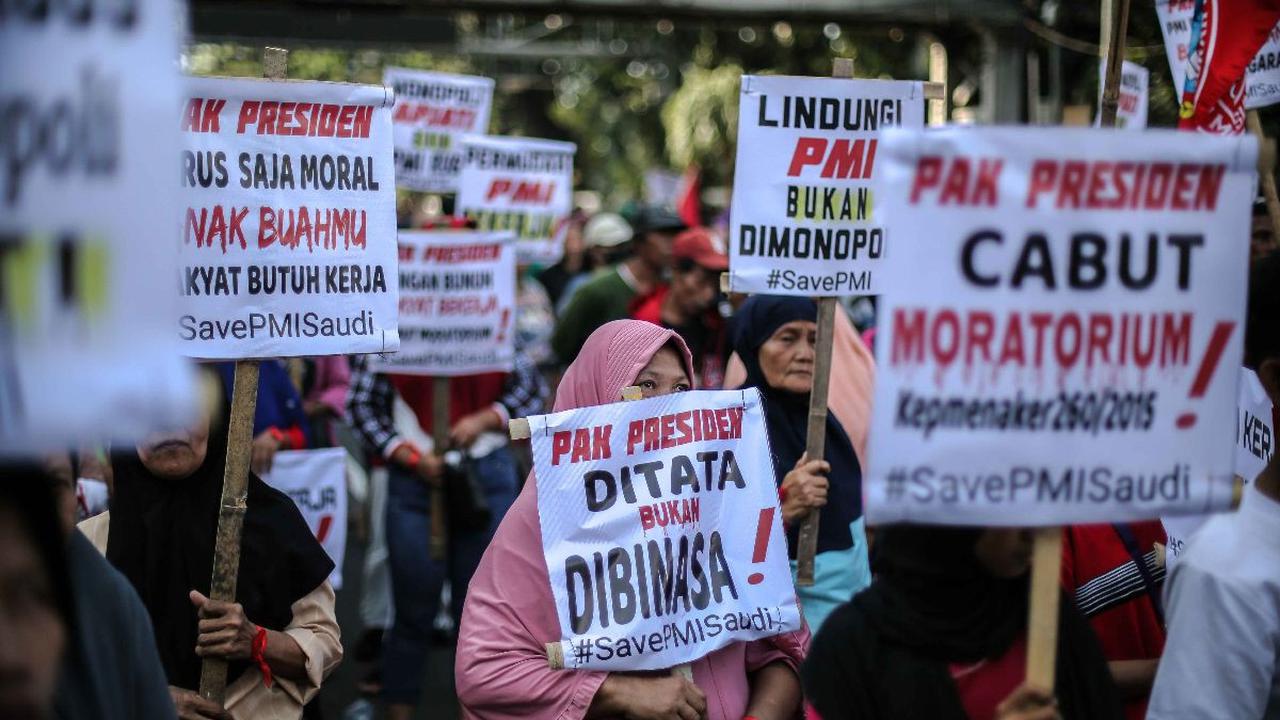 "Kekurangan lapangan pekerjaan di dalam negeri, pemerintah seharusnya hadir membuka kesempatan kerja secara luas dan memberi pelayanan kemudahan, serta memperkuat pelindungan Pekerja Migran Indonesia (PMI), bukan menghambat, melarang atau mempersulit warg