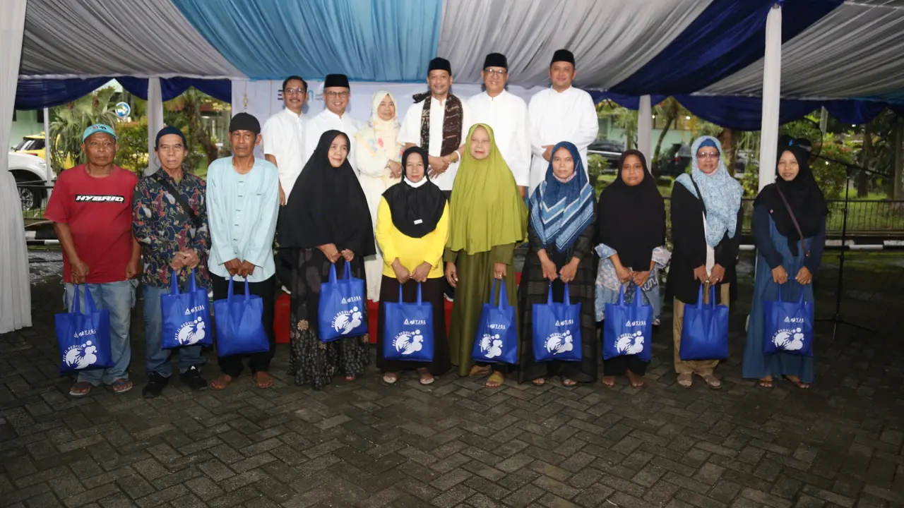 Sebanyak 1.500 paket sembako diberikan kepada masyarakat di dua kecamatan yakni Jatiluhur dan Sukasari dalam momentum Ramadan (Istimewa)