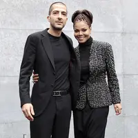 Beberapa hari lalu kabar mengejutkan kembali datang dari Janet Jackson yang mengenakan hijabnya. Tak mengherankan, seperti sebelumnya kisah kehidupan Janet dan Wissam Al Mana memang selalu misterius. (doc.dailymail)