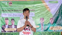 Relawan Sahabat SandiUno For Ganjar menggelar pelatihan sabun cair di Kelurahan Sidumulyo, Kecamatan Ungaran Timur, Kabupaten Semarang, Jawa Tengah, Jumat (2/2/2024).