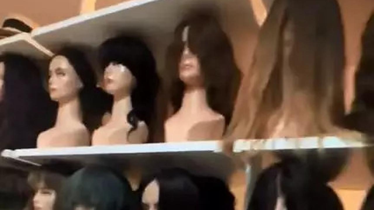 Potret walk in closet Rina Nose (Sumber: TikTok/@anaktv_pecintakorea)