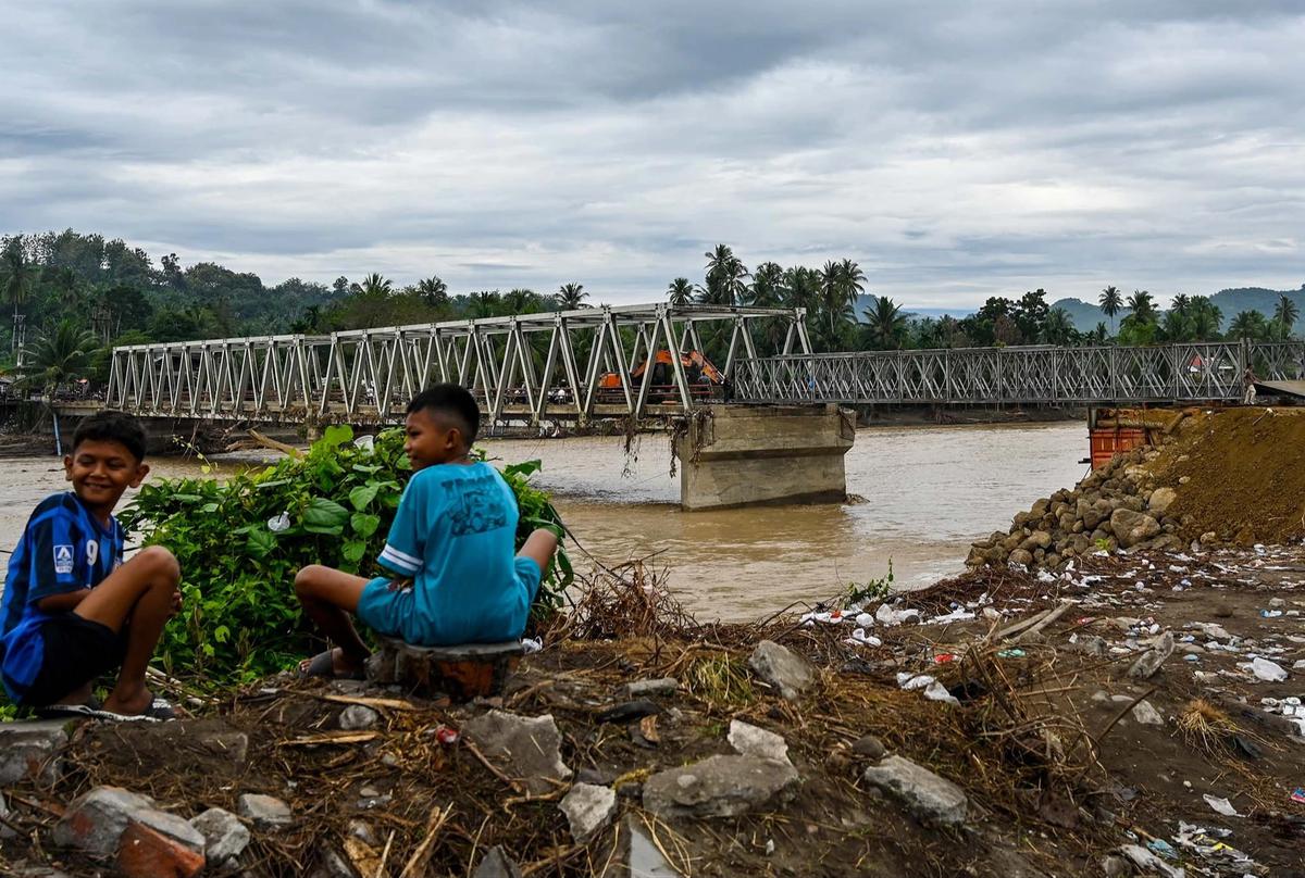 FOTO: Jembatan Bailey di Jalan Lintas Tengah Aceh Hampir Rampung