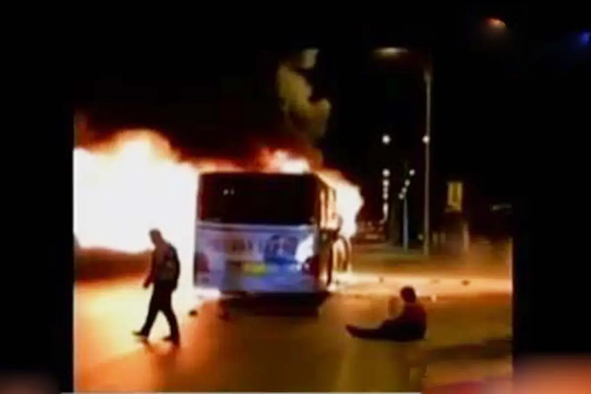 Jendela Dunia: Bus Terbakar di Cina, 17 Tewas