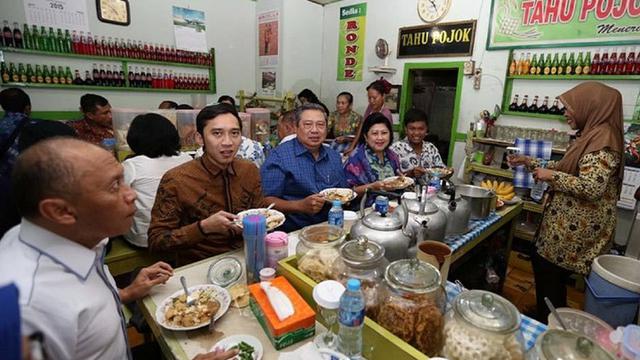 Tahu pojok Magelang (foto: henyolipe.wordpress.com)
