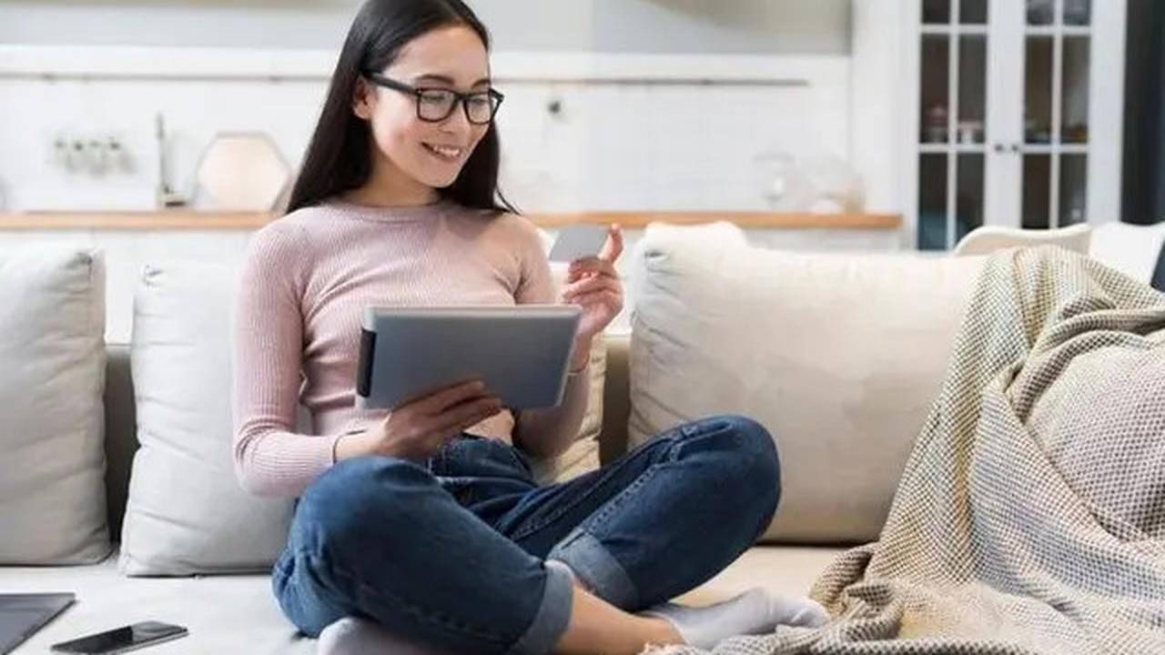 5 Karakter Perempuan yang Menarik Perhatian Pria
