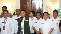 Gubernur Jawa Barat Ridwan Kamil saat konferensi pers usai melakukan pertemuan Mendagri Tito Karnavian di Gedung Sate, Bandung, Jawa Barat.