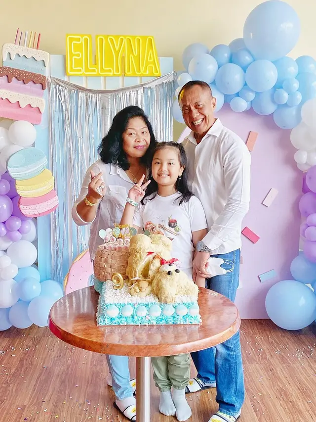 [Fimela] Ultah anak Nicky Tirta dan Liza Elly