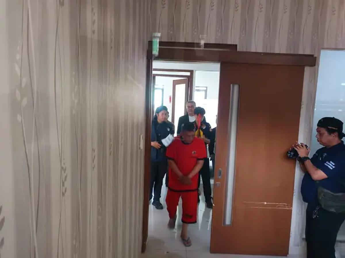 Rekonstruksi kasus penganiayaan Taufik Hidayat terhadap Yuvita Tri Rezeki di Mapolda Jabar, Kamis (2/7/2026).