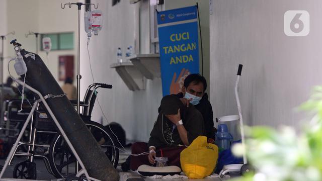 FOTO: Kesibukan RSUD Cengkareng di Tengah Peningkatan Kasus COVID-19