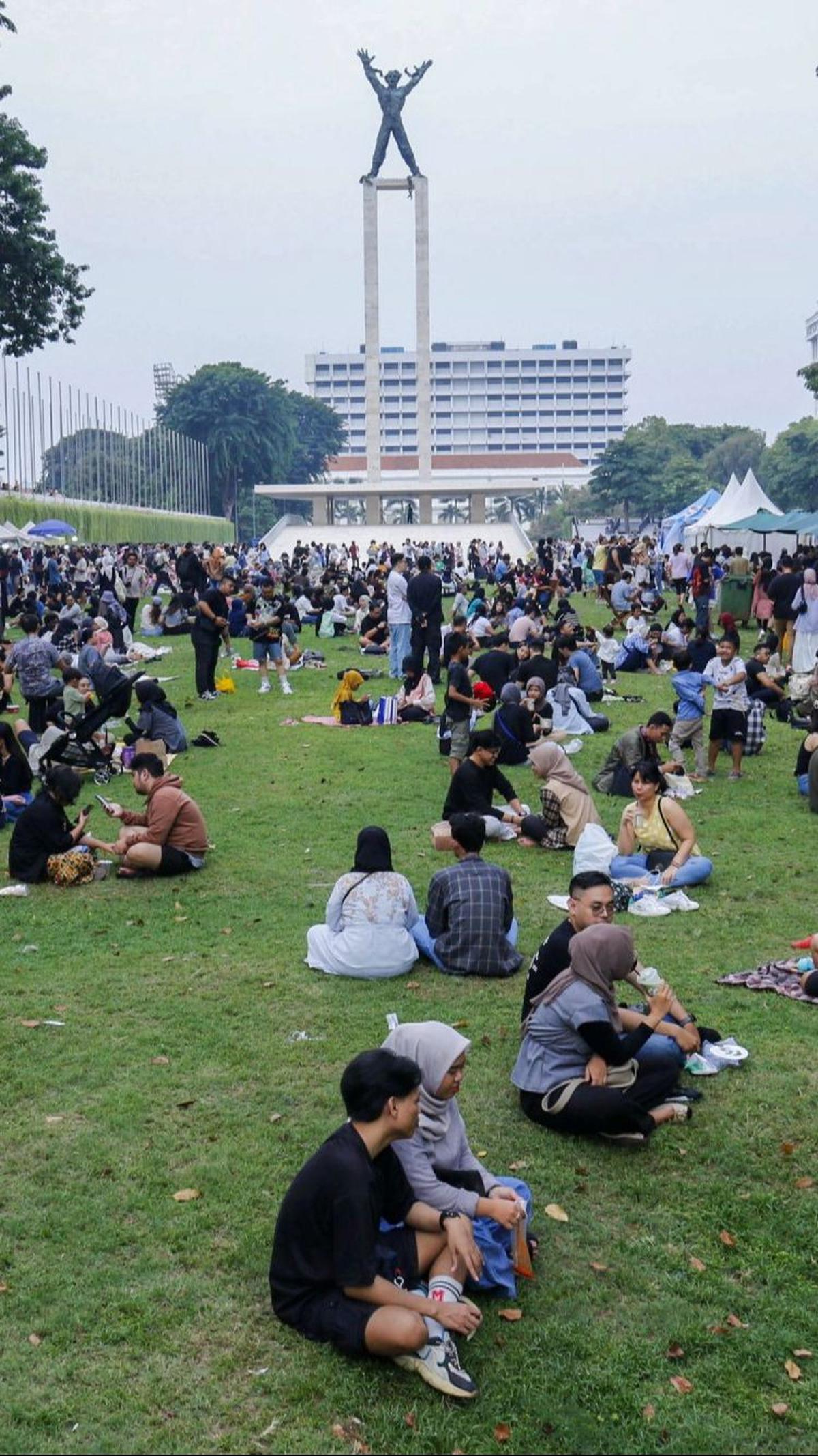 Semasa Piknik mengajak para pengunjung untuk piknik bersama di bawah rindangnya pepohonan Lapangan Banteng.&nbsp;Merdeka.com/Nanda F. Ibrahim<br>