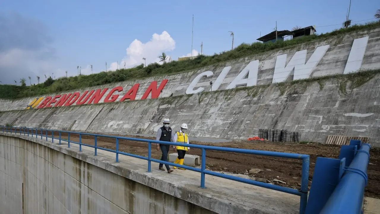 Ridwan Kamil Buat Sketsa Instagramable di Bandungan Sukamahi dan Ciawi