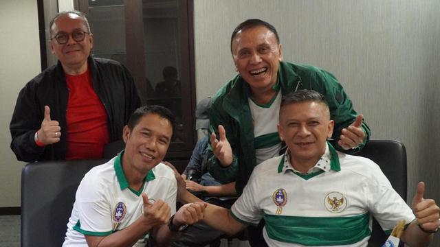 Ketua PSSI, Mochamad Iriawan beserta jajarannya menggelar nonton bareng Timnas Indonesia versus Timnas Singapura di Piala AFF 2020.
