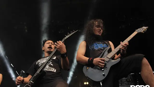 Grup musik Beside saat tampil di Wacken Metal Battle Indonesia