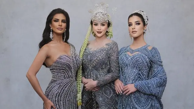 7 Potret Aura Kasih Pakai Busana Pengantin Ini Tampil Curi Perhatian