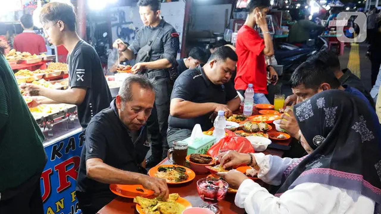 Berburu Menu Khas Sumatera Barat di Sentra Kuliner Nasi Kapau Kramat Raya