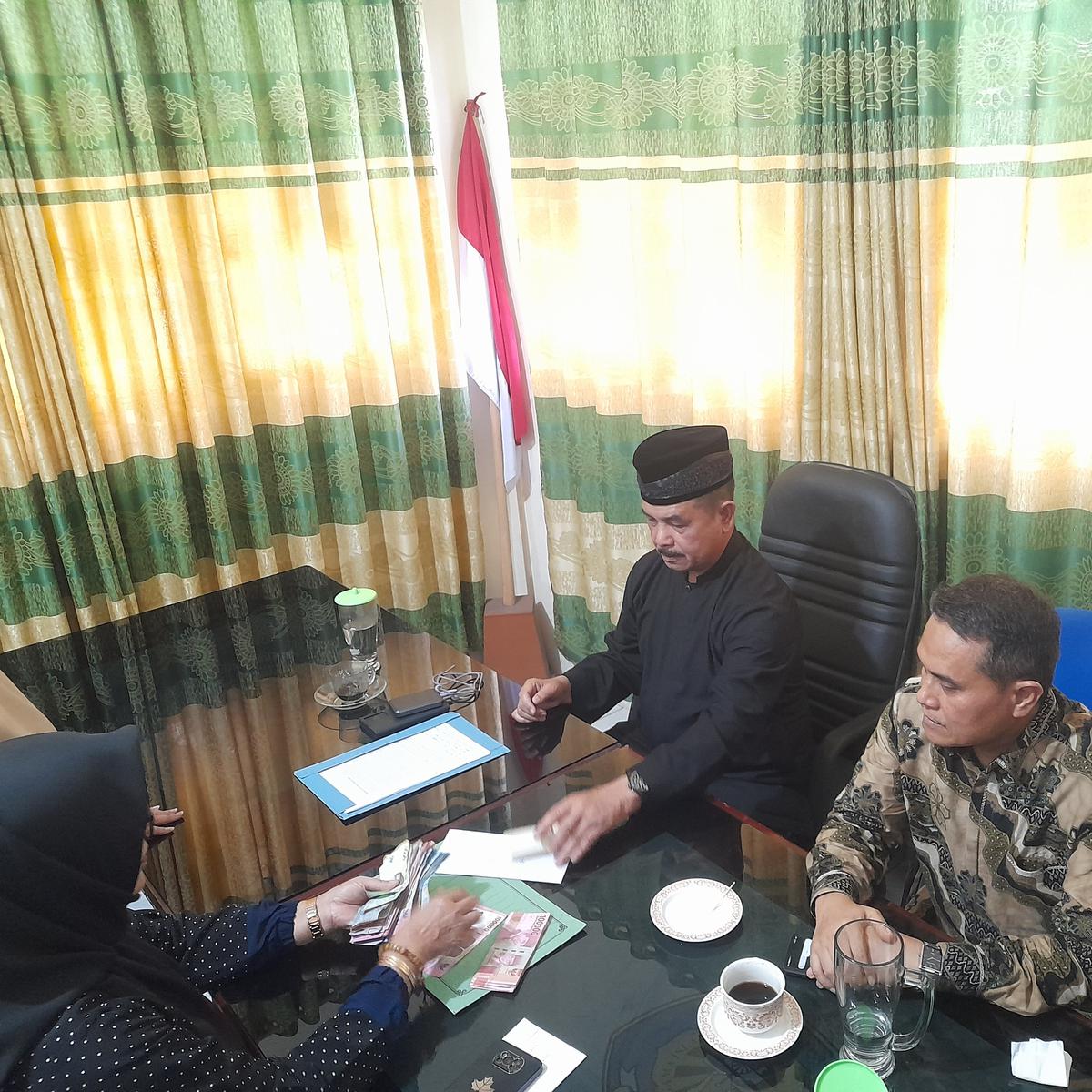 Guru di Sumbar Kumpulkan Uang Rp7 Juta untuk Bantu Honorer Supriyani