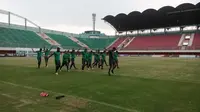 Timnas Indonesia mulai berlatih di Stadion Maguwoharjo, Sleman, Yogyakarta (Yanuar H/Liputan6.com)