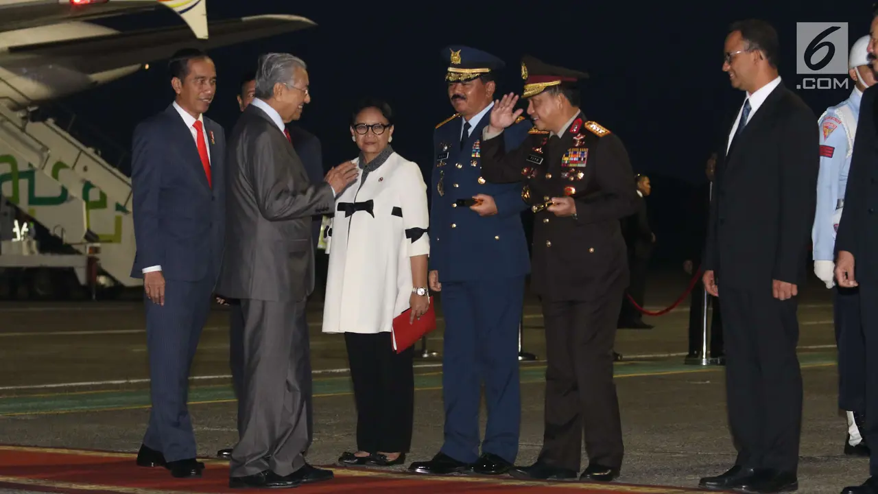 Presiden Jokowi Sambut Kedatangan PM Mahathir Mohamad