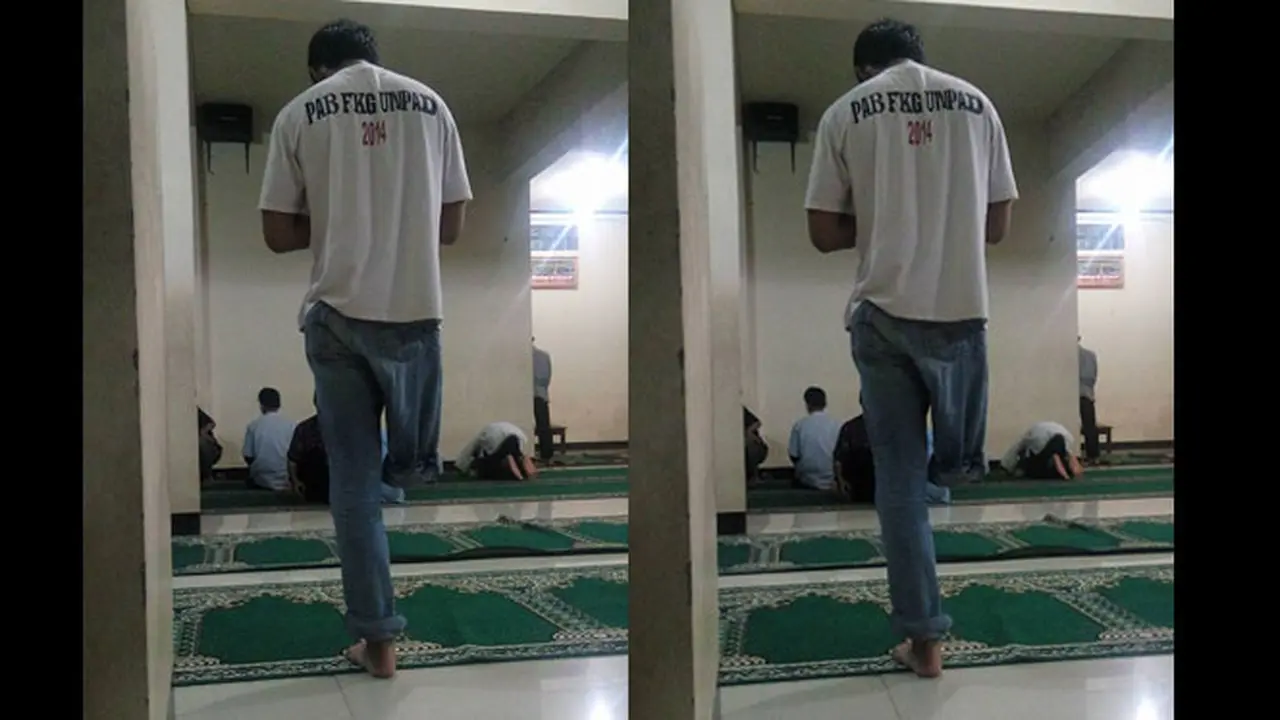 Pemuda Bandung Ini Tetap Tegakkan Salat Meski Cuma Punya 1 Kaki