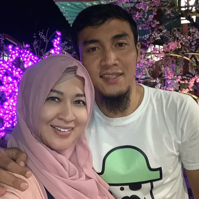 Seleb cantik yang terlibat hubungan asmara dengan pemain sepakbola tanah air