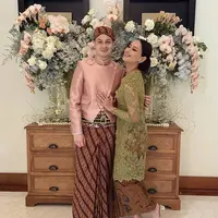 Pesona Amanda Khairunnisa Kenakan Kebaya Hijau di pernikahan Maudy Ayunda, credit: akhairunnisa