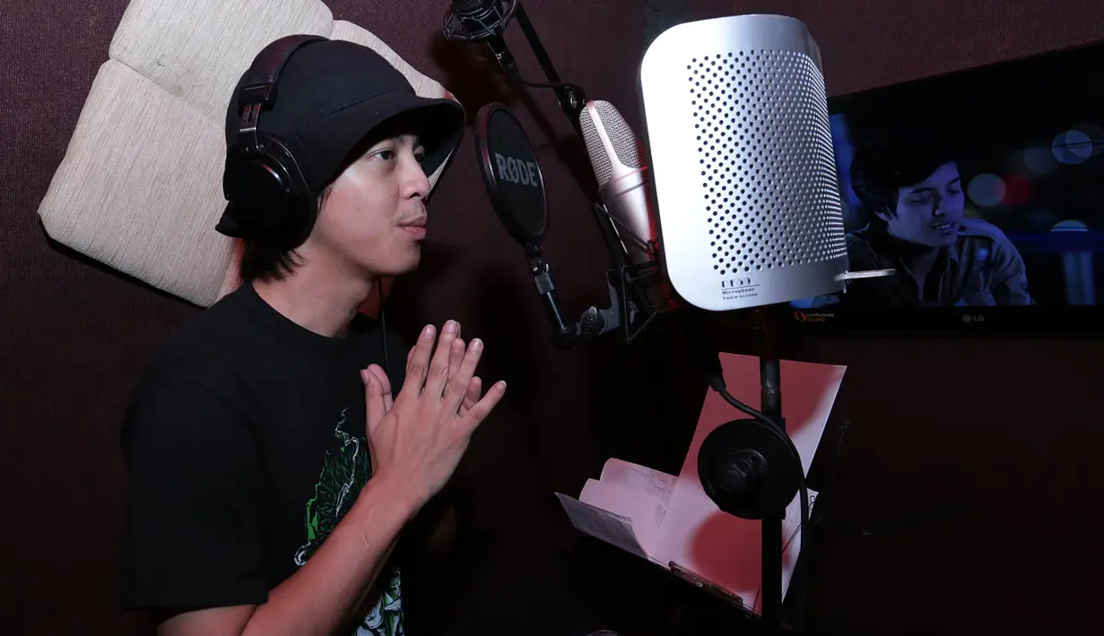 Beberapa alasan Bisma Kharisma terlibat dalam film Silariang. Salah satunya adalah terkait tema budaya yang diangkat dalam film tersebut. Begitu juga saat harus memerankan tokoh orang Makassar. Menjadi tantangan tersendiri. (Deki Prayoga/Bintang.com)