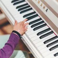 Kecerdasan musikal merupakan kemampuan yang berkaitan dengan musik. (Foto: Unsplash/Siniz Kim)