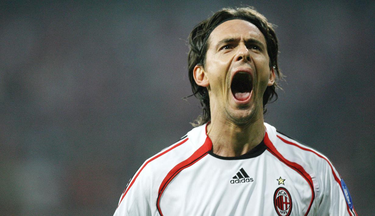 Filippo Inzaghi - Super Pippo merupakan penyerang ajaib yang dimiliki AC Milan saat meraih gelar juara Liga Champions 2007. Inzagi menjadi pahlawan kemenangan AC Milan lewat dua gol yang dicetaknya ke gawang Liverpool di laga final. (AFP/Giuseppe Cacace)
