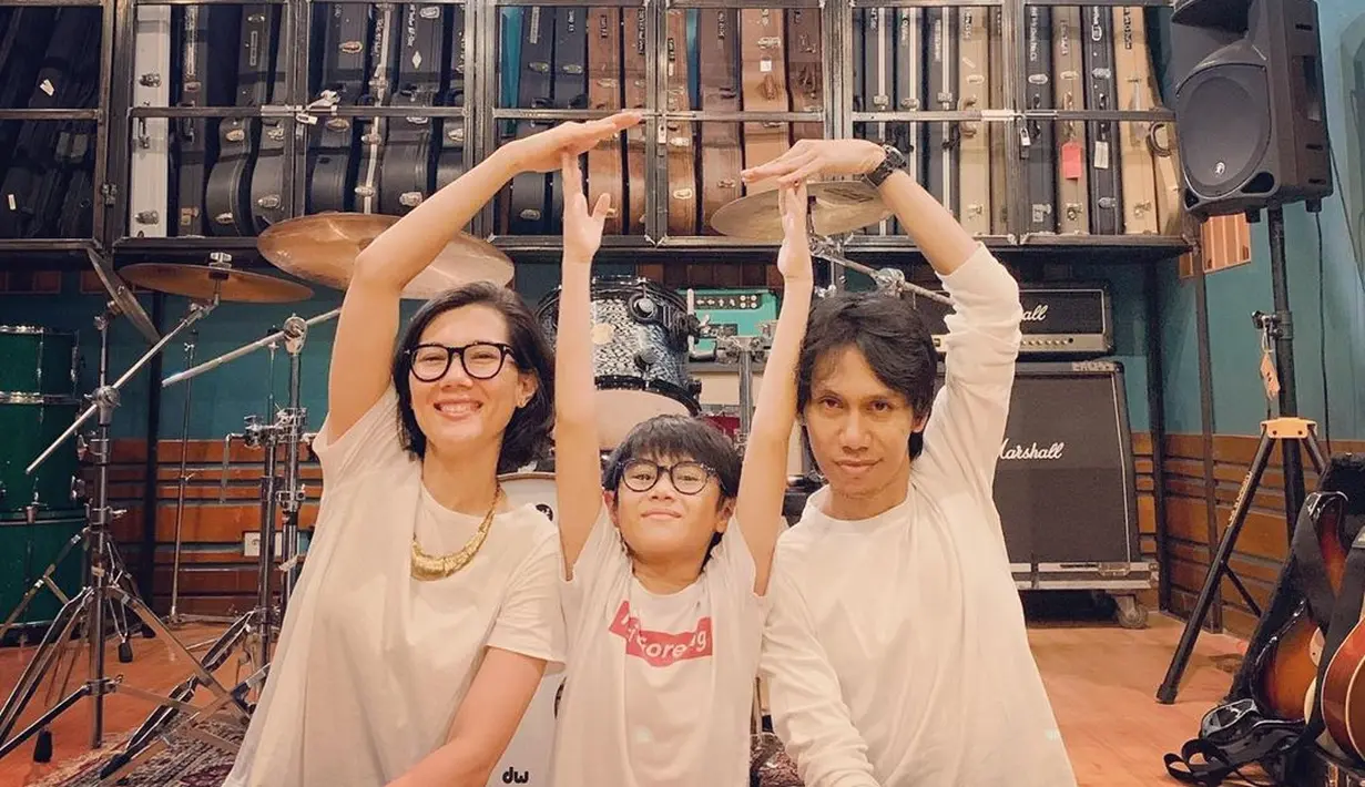 Eross S07 dan Sarah (Instagram/erosscandra)