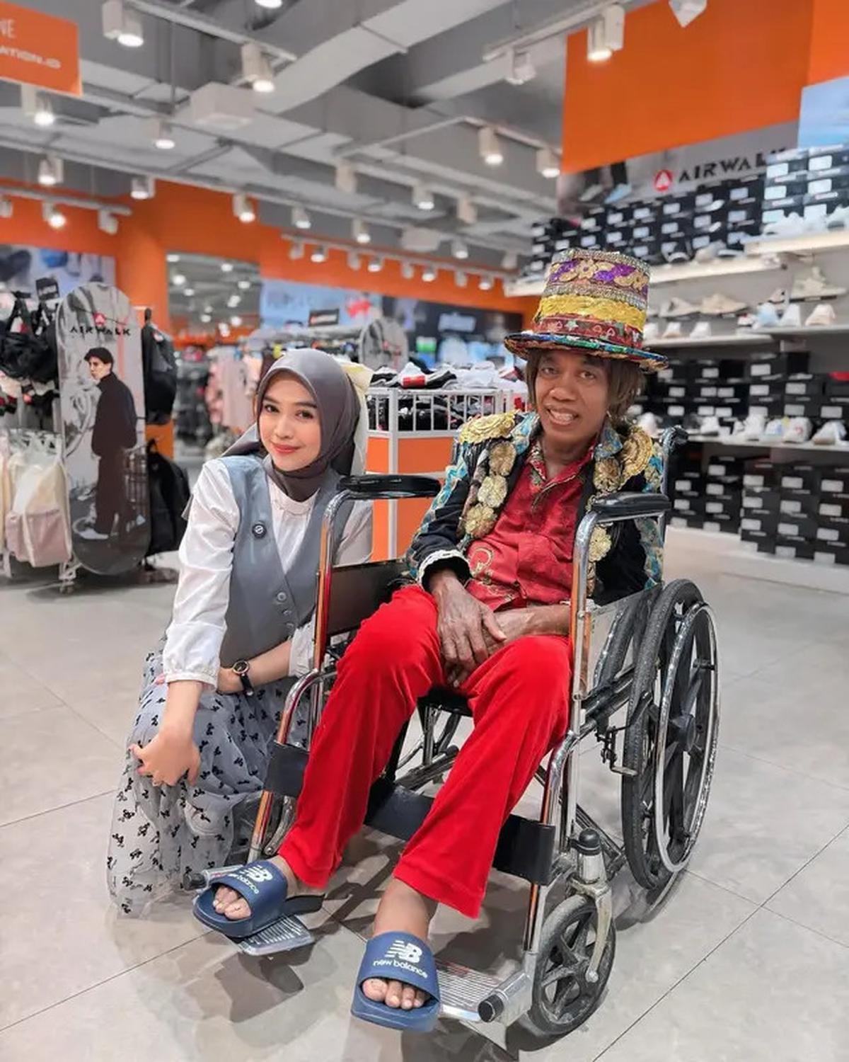 Kebahagiaan Istri Tua Pak Tarno Kembali Berkumpul dengan Suami, Sebut Betkat Doa Miftah Maulana