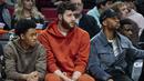 Sebagai seorang muslim, Jusuf Nurkic (tengah) kerap mengunggah foto atau gambar berbau Islami lewat akun Instagram-nya. Ia juga menyeru kepada sesama muslim untuk terus memperkuat iman dan teguh di jalan kebenaran. (AP Photo/Craig Mitchelldyer)