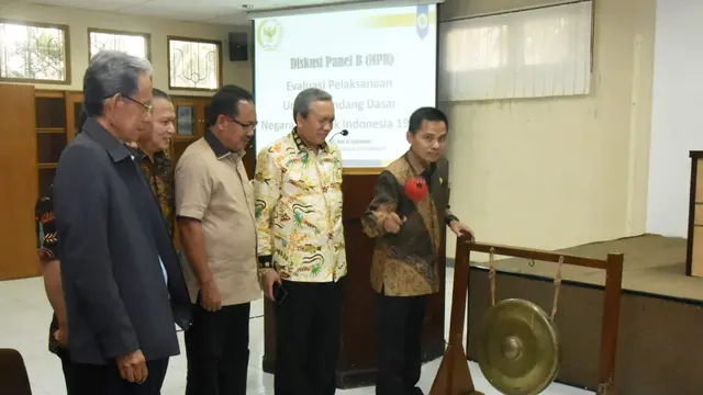 Sekretaris Jenderal MPR Dr. H. Ma'ruf Cahyono