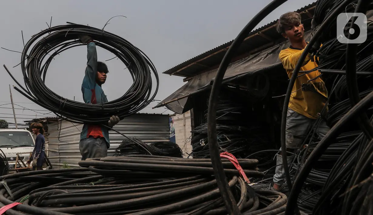 Perajin berharap harga dapat kembali normal seperti sedia kala. (Liputan6.com/Angga Yuniar)
