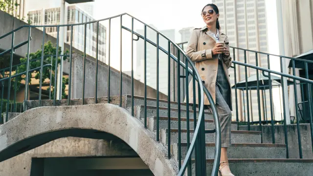 wanita juni jago teknologi