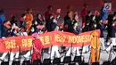 Atlet Para Games dari berbagai negara melakukan defile saat pembukaan Asian Para Games 2018 di Stadion Utama Gelora Bung Karno, Jakarta, Sabtu (6/10).  Ribuan atlet dari 41 negara akan berlaga. (Liputan6.com/Helmi Fithriansyah)