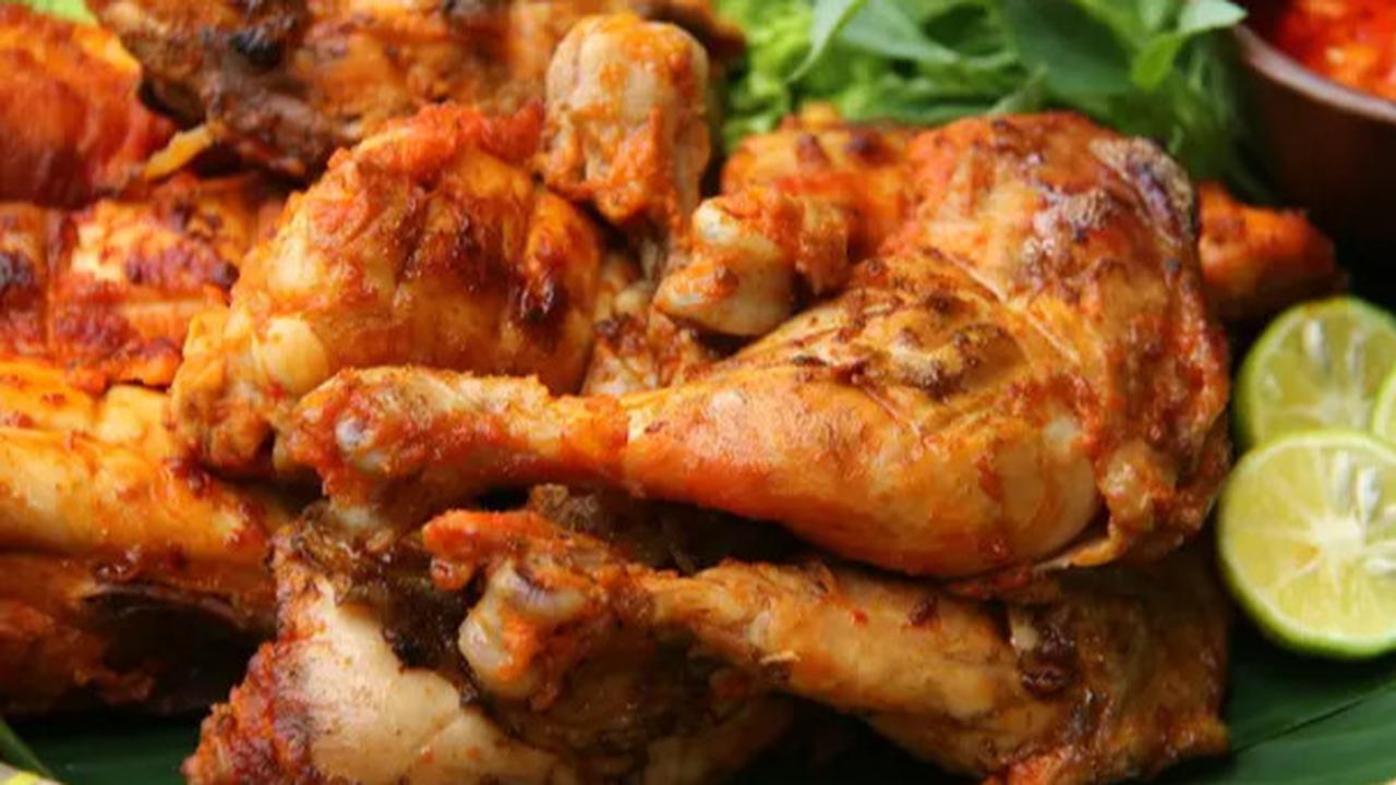 Rahasia Goreng Ayam agar Tetap Juicy dan Tidak Alot, Begini Triknya