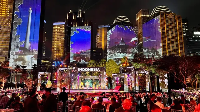 Potret megahnya gala dinner KTT ASEAN 2023 yang diwarnai pesta kembang api hingga video mapping hiasi gedung-gedung pencakar langit Jakarta. (Dok. Muchlis Jr/Biro Pers Sekretariat Presiden)