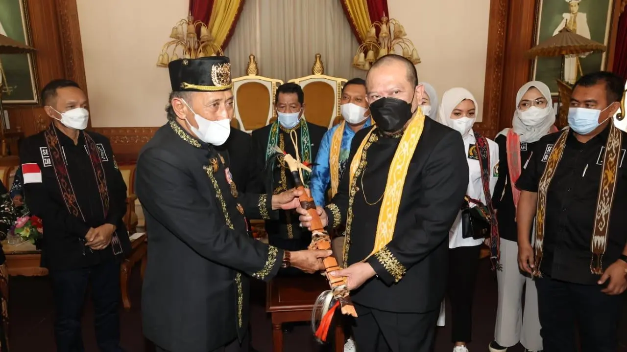 Kunjungi Kesultanan Kukar, Ketua DPD RI Perjuangkan Hari Kebudayaan dan Agendakan Kongres Raja Nusantara