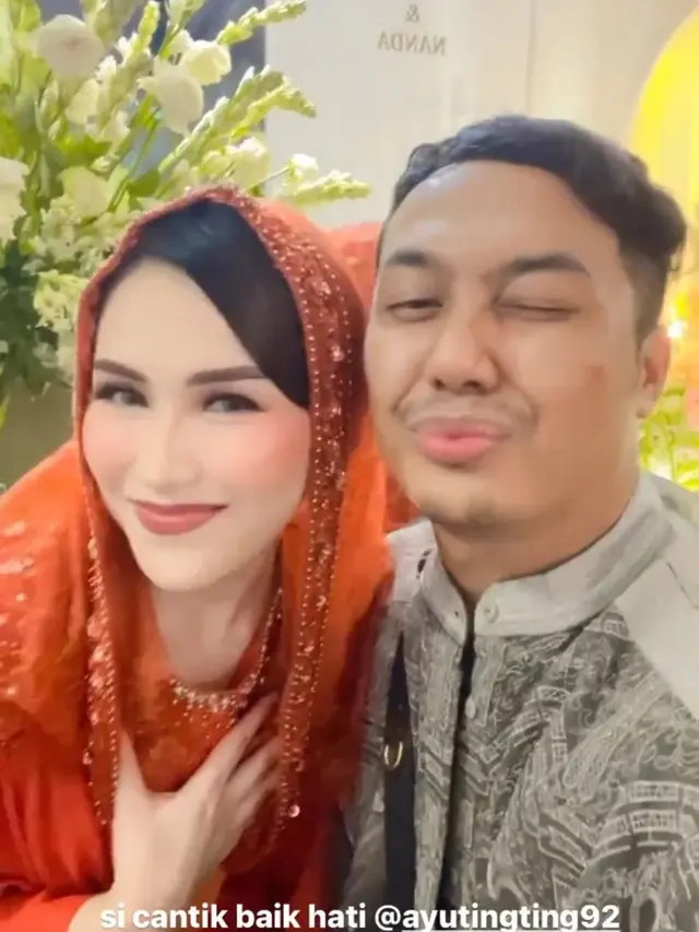 6 Potret Ayu Ting Ting di Acara Pengajian Tujuh Bulan Kehamilan Sang Adik