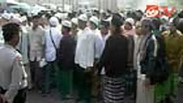 Jelang Sidang, Ribuan Warga Gelar Istighosah
