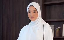 5 Potret Gaya Abaya Erica Putri yang Elegan dan Minimalis, Inspirasi Tampil Cantik Saat Lebaran